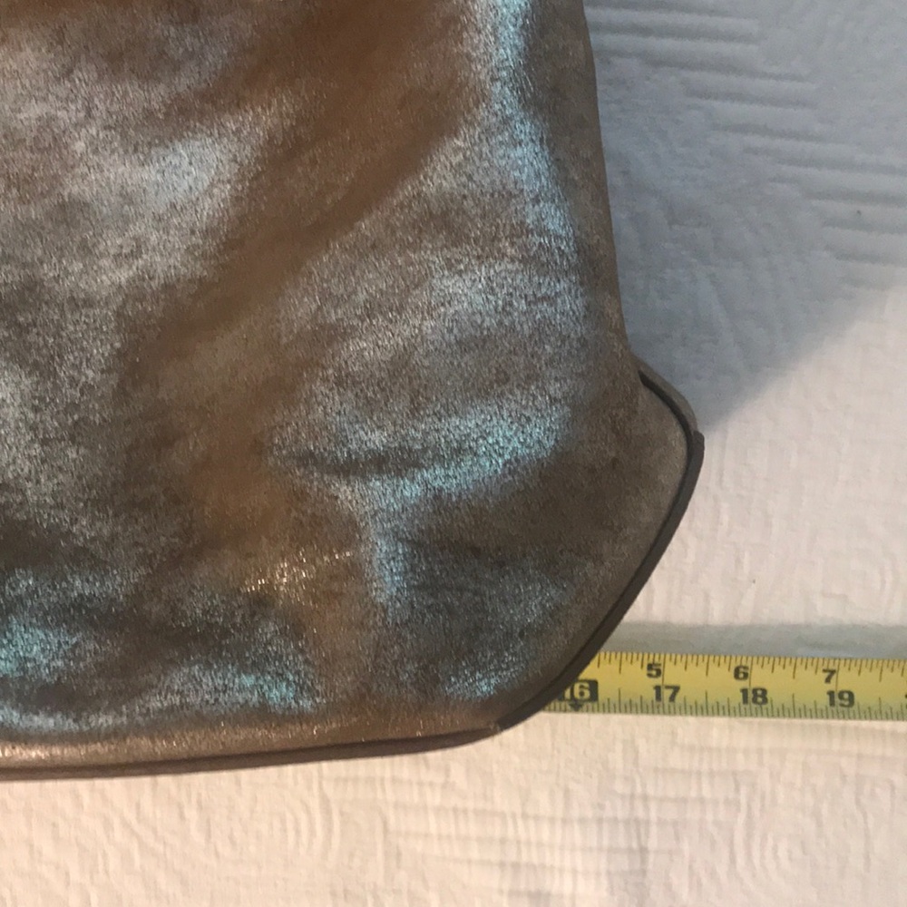 Frye Metallic Rose Gold Leather Tote Bag Purse with Charm - Picture 12 of 13